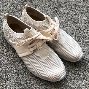 Women’s Ugg Sneakers